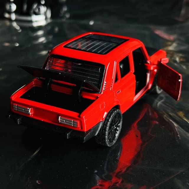 Die Cast Metal Scale Model-Suv