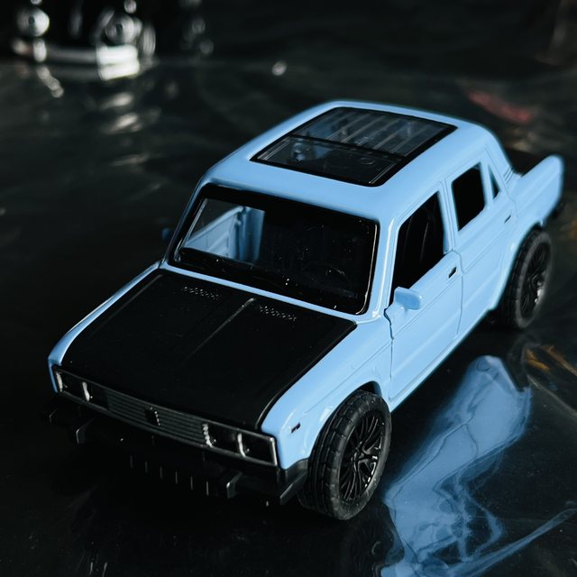 Die Cast Metal Scale Model-Suv